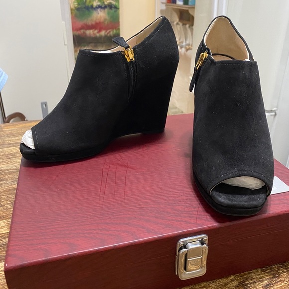 NEW PRADA woman suede shoes - Picture 3 of 5
